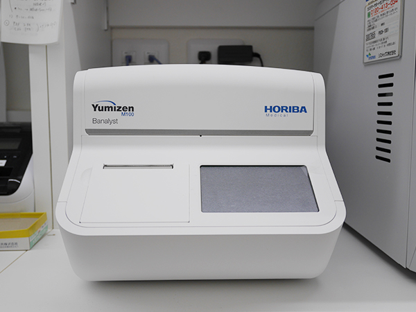 血液検査機器：遠心方式血液分析装置Yumizen（M100 Banalyst）